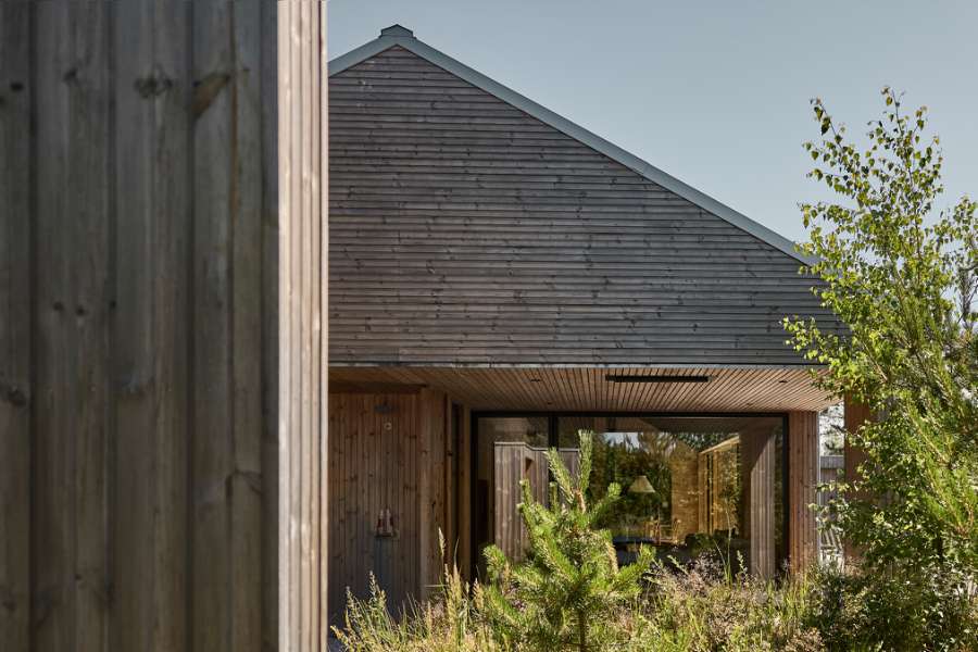 Rib Sheets on the roof set the stage for summer cottage coziness, Torndrupskovvej 3, 9370 Hals, Denmark